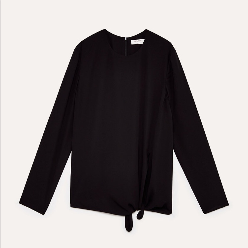 Aritzia  Black top!